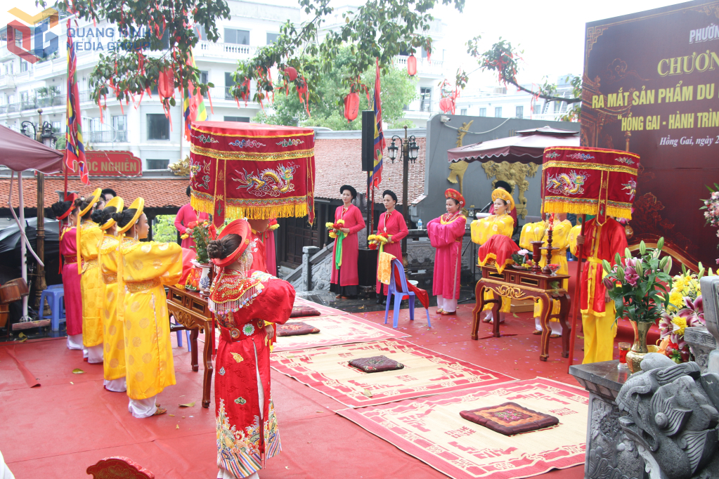 Tái hiện nghi lễ tế truyền thống tưởng nhớ công lao Đức Ông Trần Quốc Nghiễn là một trong những điểm nhấn văn hóa đặc sắc của sản phẩm “Hồng Gai - Hành trình trải nghiệm văn hóa”.