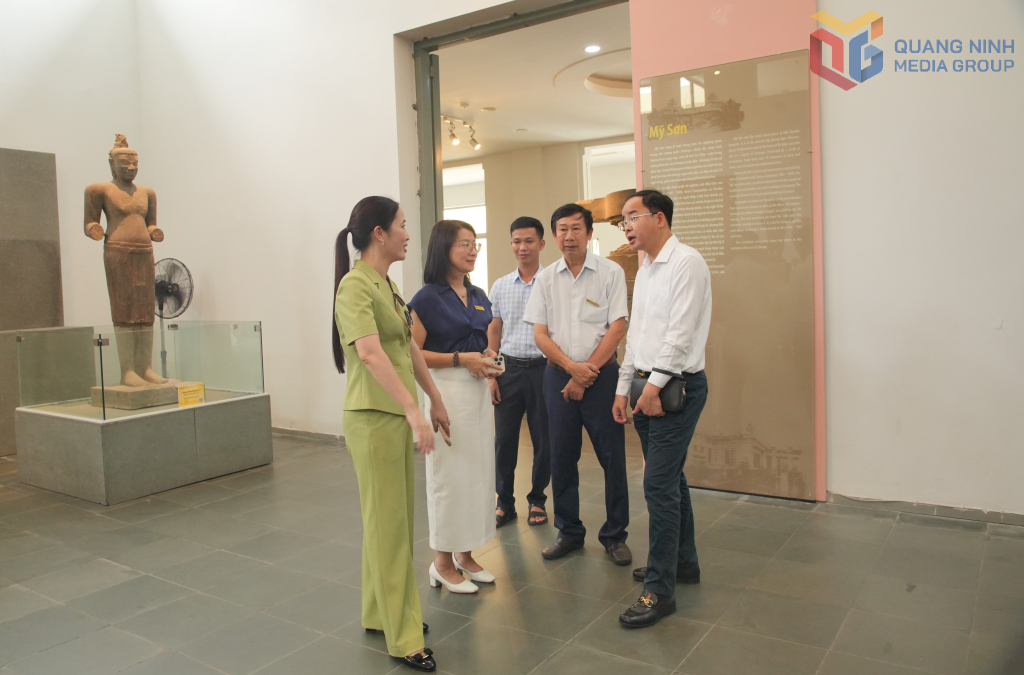 Đoàn công tác tỉnh Quảng Ninh tham quan, khảo sát không gian văn hóa và mô hình du lịch đặc sắc tại thành phố Đà Nẵng.