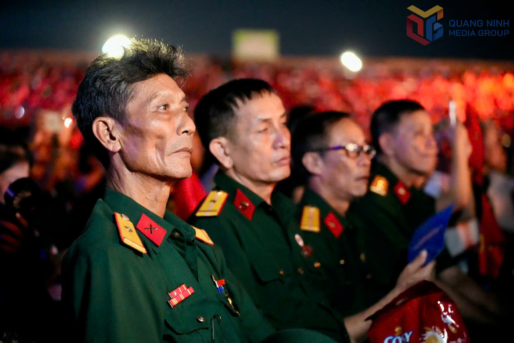 Mỗi cựu chiến binh theo dõi chương trình như được sống lại trong một 