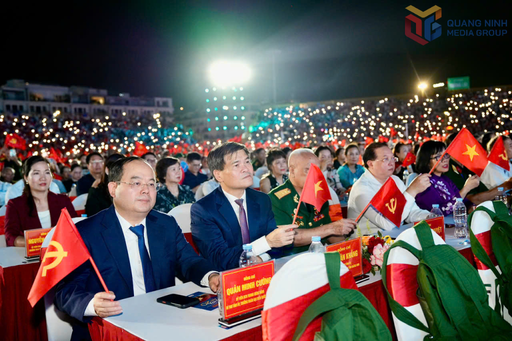 ... thể hiện lòng thành kính và tri ân sâu sắc đối với các anh hùng liệt sĩ, người có công với cách mạng.