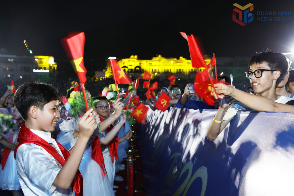 Thế hệ trẻ hôm nay thêm tự hào tiếp nối truyền thống cách mạng, xây dựng, phát triển đất nước.