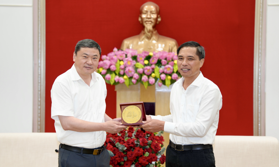 L&atilde;nh đạo tỉnh Quảng Ninh tiếp nh&agrave; đầu tư Trung Quốc