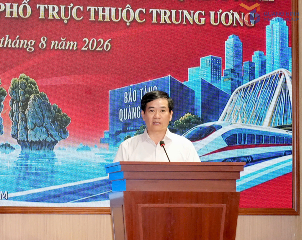 Đồng chí Vũ Quyết Tiến, Phó Bí thư Tỉnh ủy, Chủ tịch Ủy ban MTTQ tỉnh, phát biểu chỉ đạo tại buổi phát động.